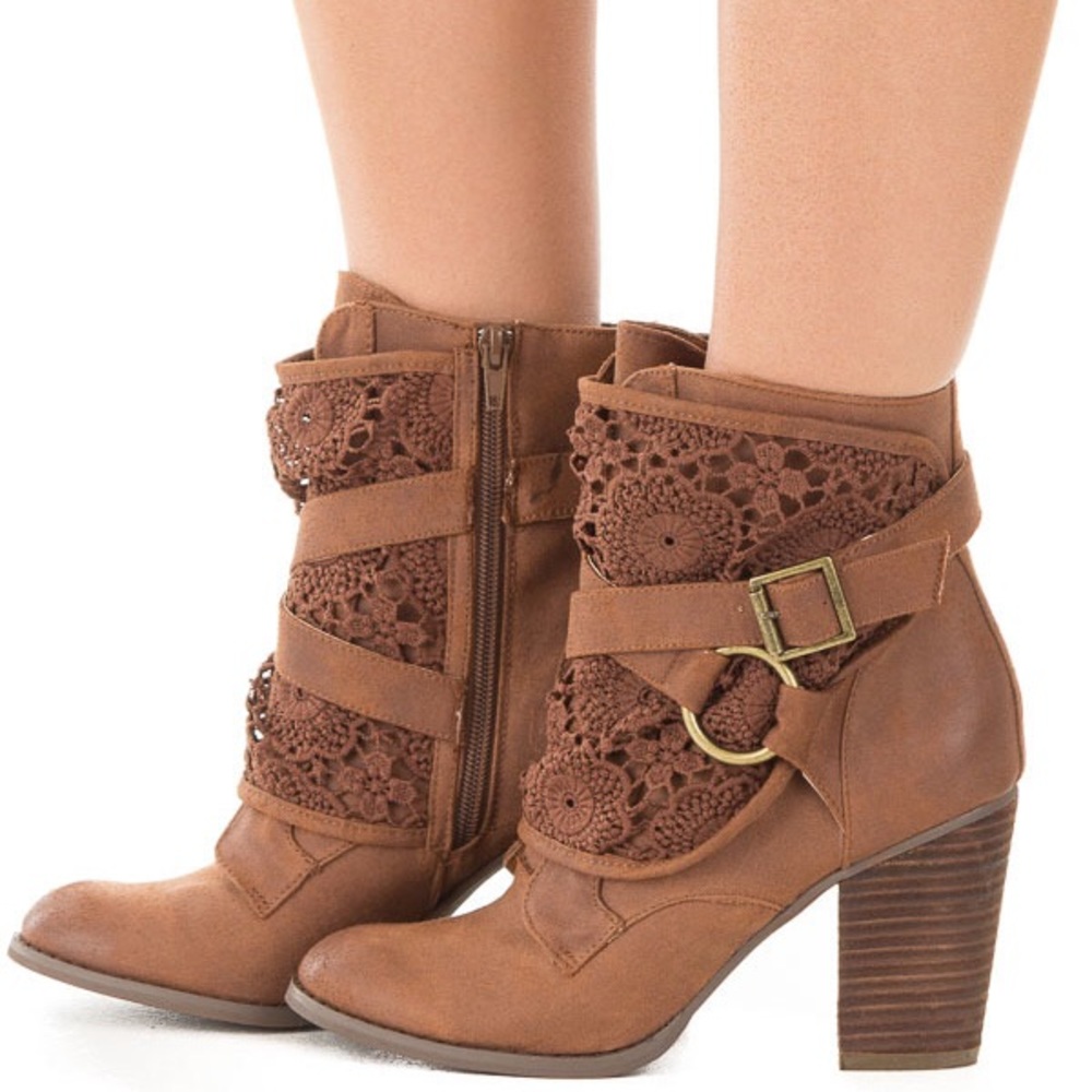 Lace Outlay Heeled Booties Size 7